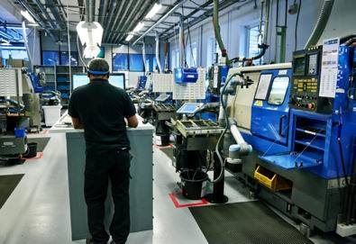 42臺丹麥機器人促進產量增長并新創50個工作崗位_工程機械企業動態_工程機械新聞資訊_工程機械在線